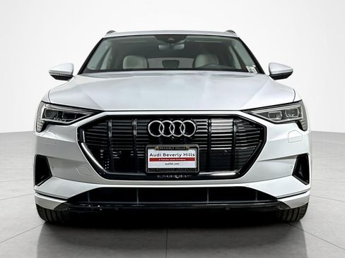 Used 2022 Audi e-tron Premium w/ Convenience Plus Package image 8