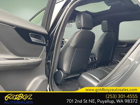 Used 2018 Jaguar F-PACE Premium image 12