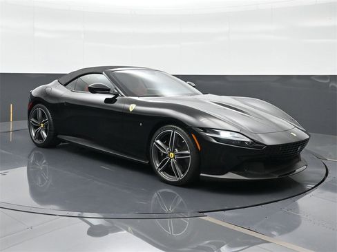 Used 2024 Ferrari Roma Spider image 13