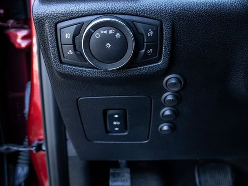 Used 2017 Ford F150 Platinum w/ Equipment Group 701A Luxury image 12