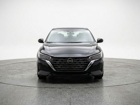 Used 2025 Nissan Sentra SV image 2