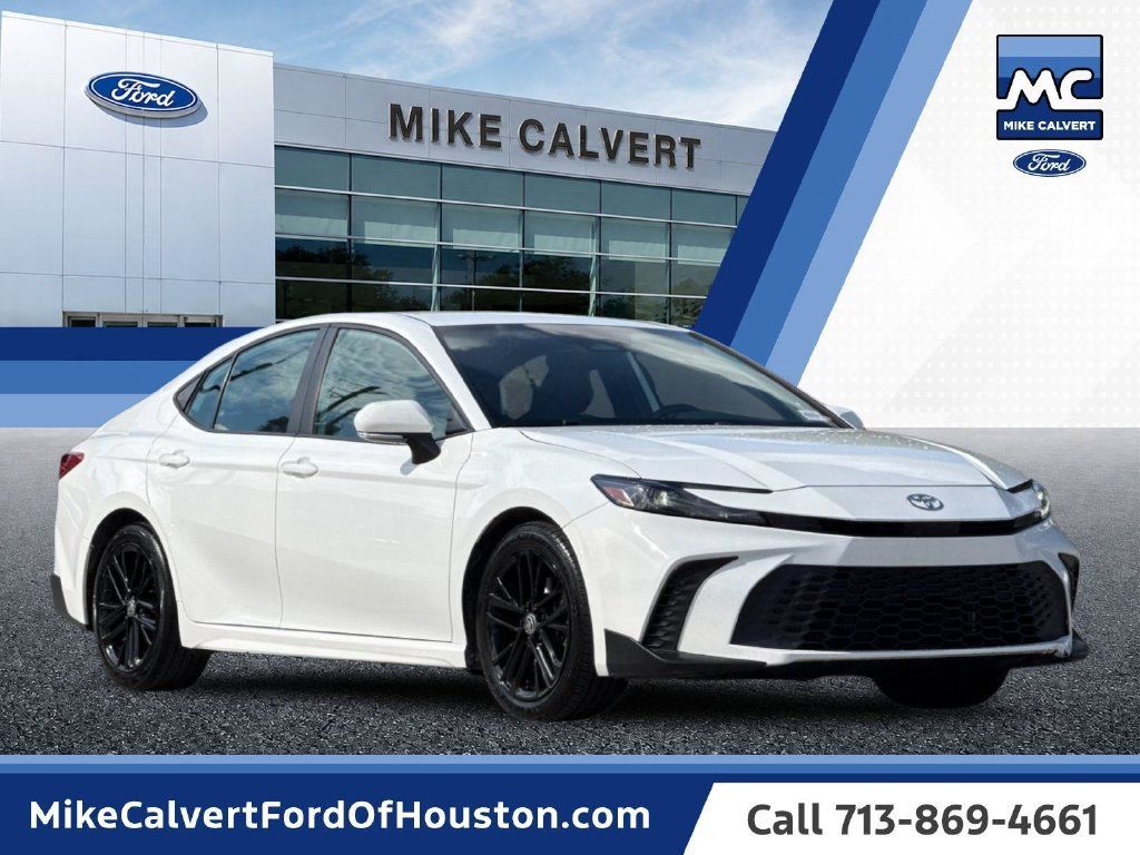 Used 2025 Toyota Camry SE FWD image 7