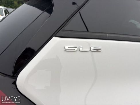 Used 2024 GMC Terrain SLE w/ Driver Convenience Package AWD/4WD image 9