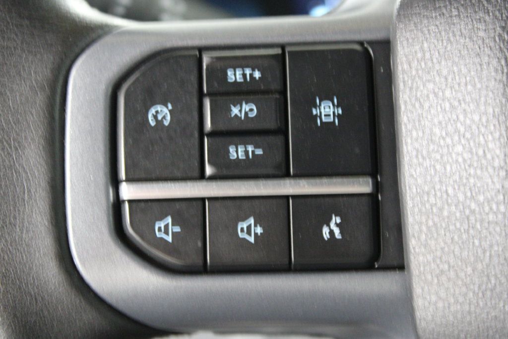 Used 2025 Ford F150 XLT w/ Equipment Group 301A Standard AWD/4WD image 38