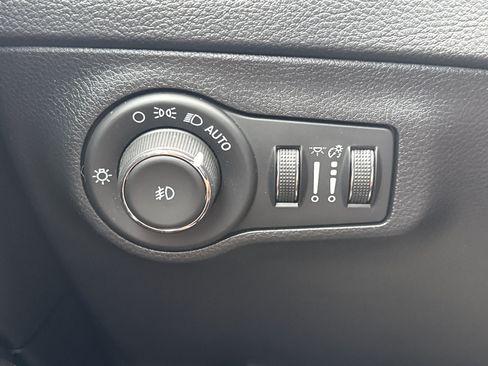 Used 2021 Jeep Compass Trailhawk AWD/4WD image 21