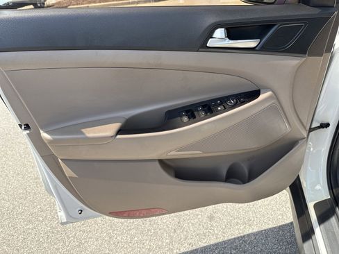 Used 2020 Hyundai Tucson SE FWD image 14
