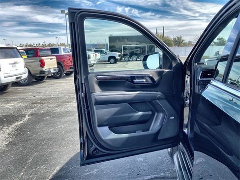 Certified 2025 Chevrolet Tahoe Premier image 13