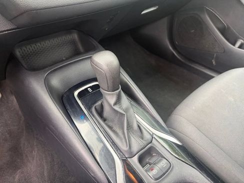 Used 2022 Toyota Corolla LE FWD image 11