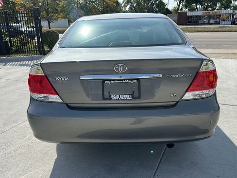 Used 2005 Toyota Camry LE image 6