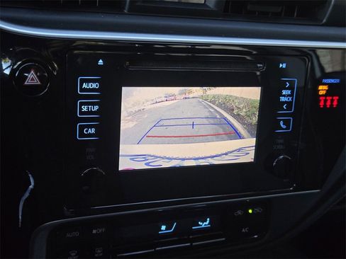 Used 2019 Toyota Corolla SE image 16