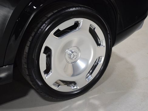 Used 2025 Mercedes-Benz Maybach GLS 600 4MATIC image 7