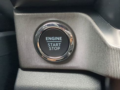 Used 2024 Ford F250 Platinum image 25