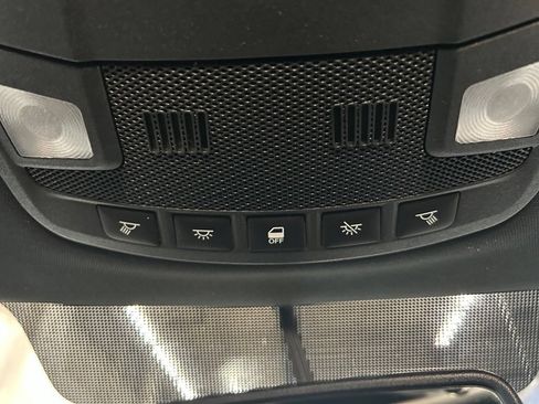 Used 2015 Ford F150 XLT w/ Equipment Group 302A Luxury AWD/4WD image 33