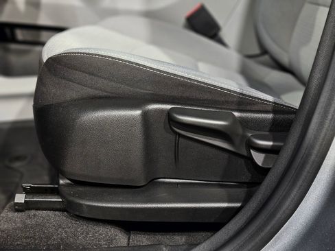 Used 2023 GMC Terrain SLE image 22