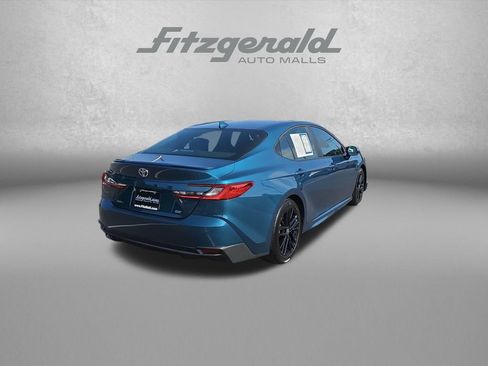 Used 2025 Toyota Camry SE FWD image 8