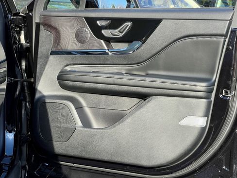 New 2026 Lincoln Corsair Premiere image 6