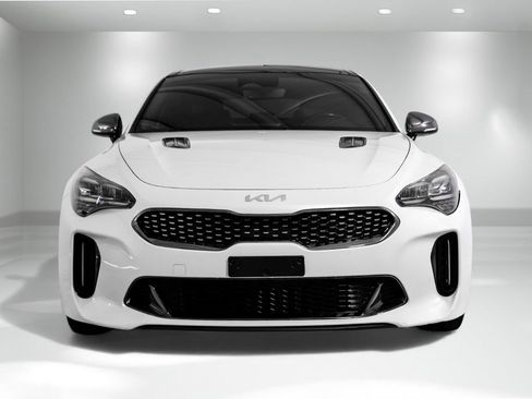 Used 2022 Kia Stinger GT-Line w/ Sun & Sound Package image 7