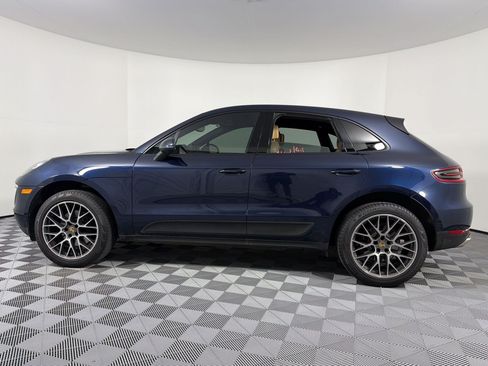 Used 2018 Porsche Macan AWD/4WD image 2