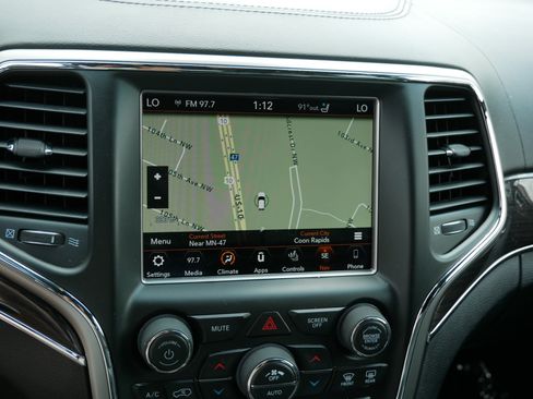 Used 2018 Jeep Grand Cherokee Overland w/ Jeep Active Safety Group AWD/4WD image 22