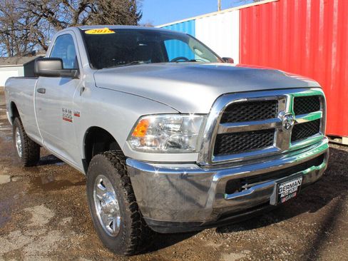 Used 2018 RAM 2500 Tradesman w/ Chrome Appearance Group AWD/4WD image 4