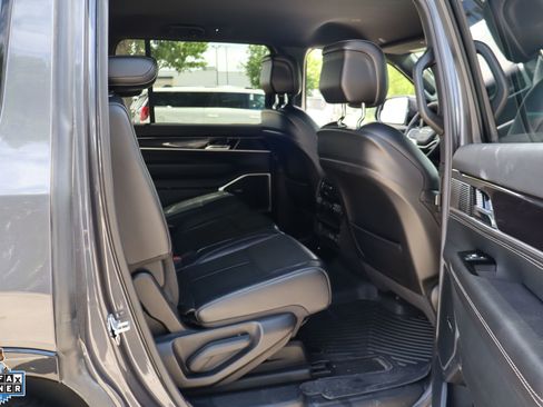 Used 2022 Jeep Wagoneer Series I RWD image 29