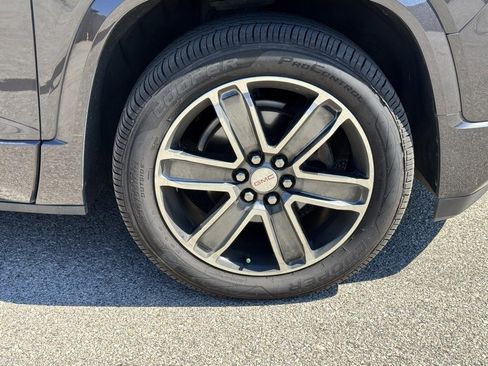 Used 2017 GMC Acadia Denali image 8