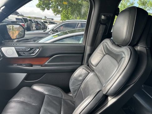 Used 2018 Lincoln Navigator Reserve w/ Technology Package AWD/4WD image 19