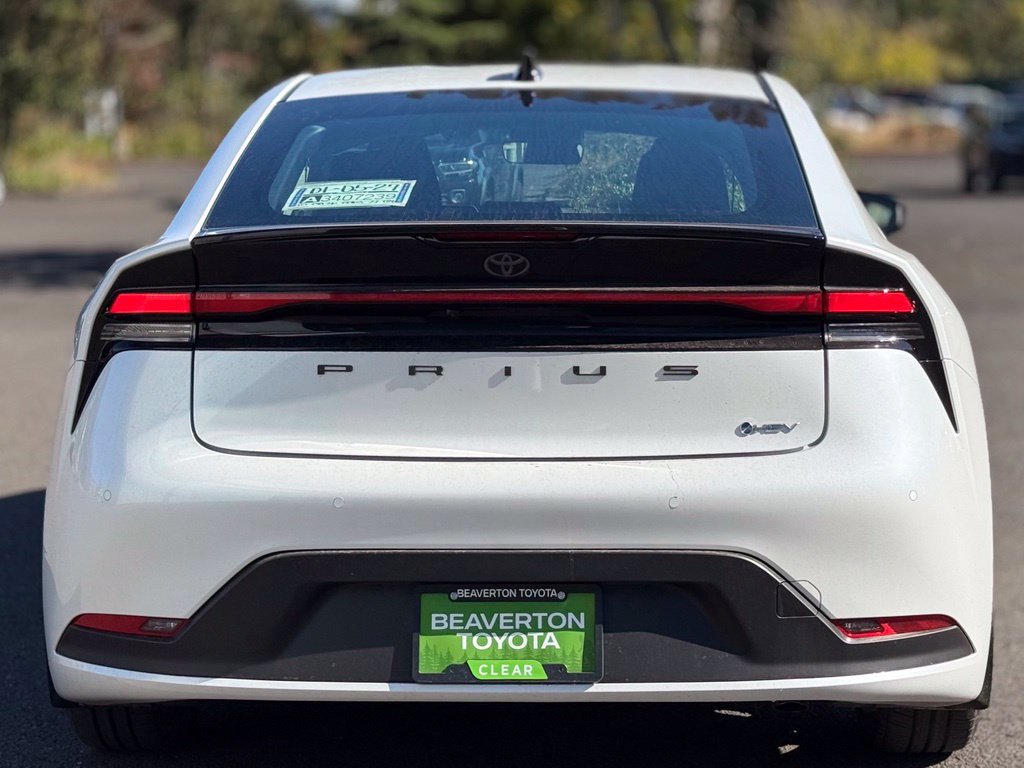 Certified 2027 Toyota Prius LE AWD/4WD image 4
