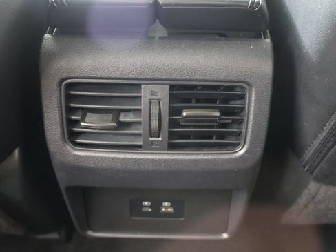 Used 2023 Nissan Rogue SL FWD image 50