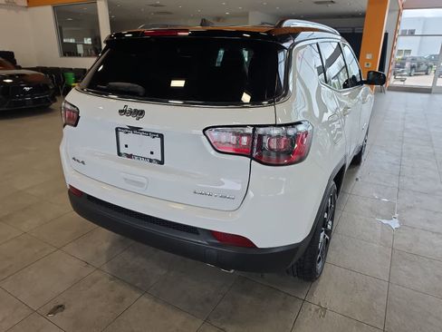 Used 2022 Jeep Compass Limited AWD/4WD image 8