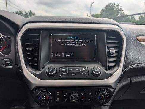 Used 2017 GMC Acadia SLE w/ Driver Alert Package I AWD/4WD image 29