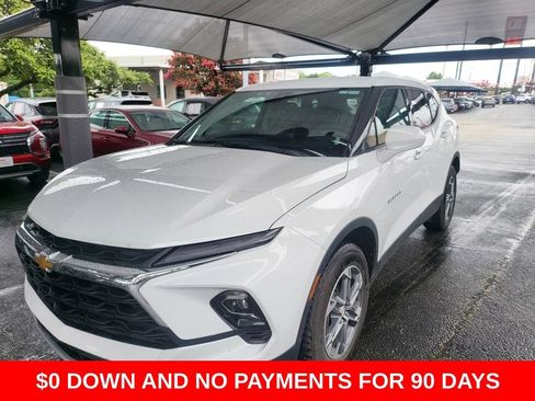 Used 2025 Chevrolet Blazer LT FWD image 1