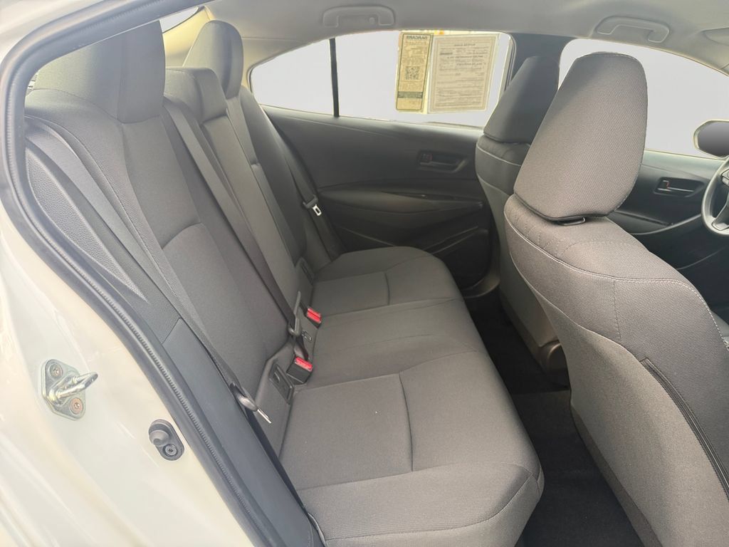 Used 2025 Toyota Corolla LE FWD image 12