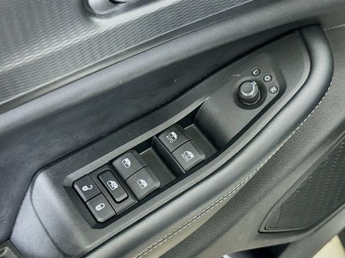 Used 2024 Jeep Grand Cherokee Altitude AWD/4WD image 19