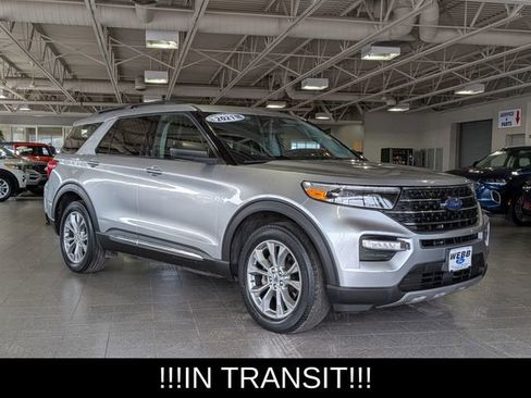 Used 2021 Ford Explorer XLT image 2