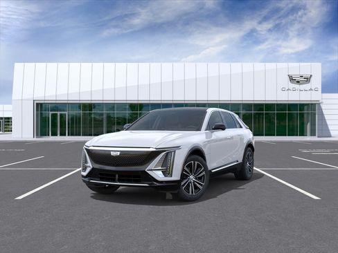 New 2027 Cadillac Lyriq Luxury RWD image 8