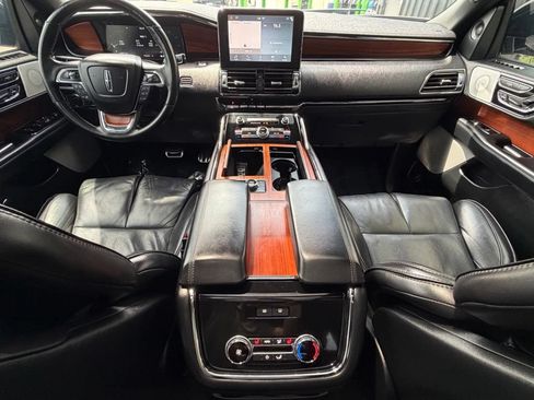 Used 2019 Lincoln Navigator Reserve AWD/4WD image 12