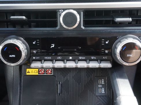 Certified 2025 Toyota 4Runner Limited AWD/4WD image 15