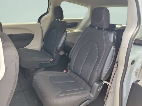 Used 2023 Chrysler Voyager LX FWD image 23