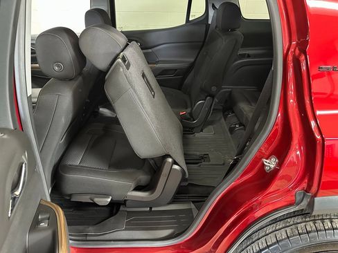 Used 2023 GMC Acadia SLE w/ Driver Convenience Package image 37