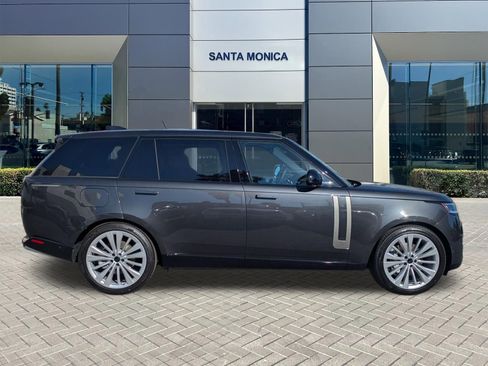 New 2026 Land Rover Range Rover Long Wheelbase SE image 4