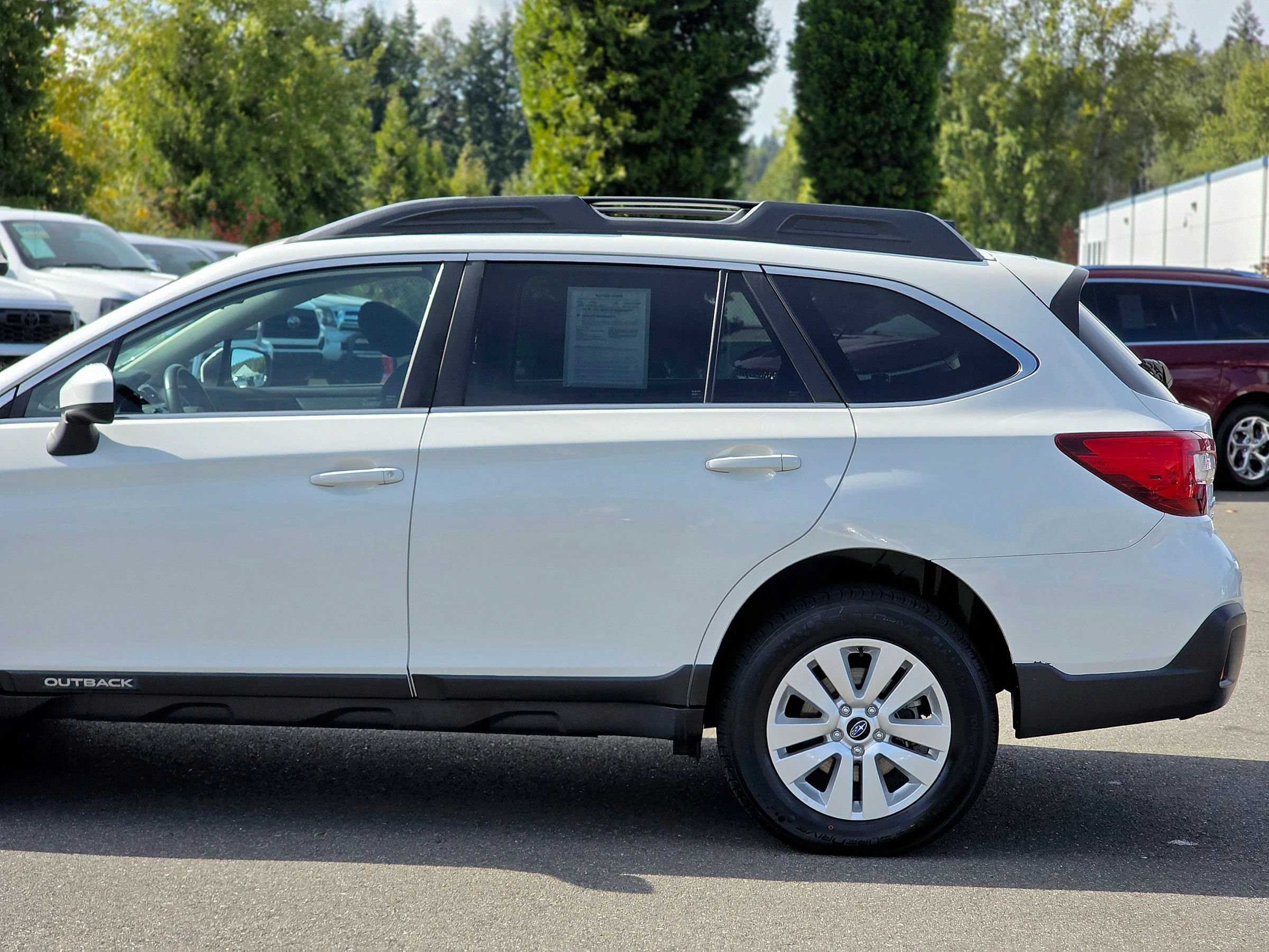 Used 2018 Subaru Outback 2.5i Premium AWD/4WD image 6