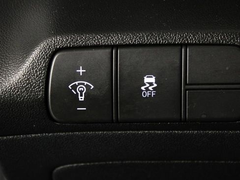 Certified 2024 Hyundai Elantra SEL FWD image 24