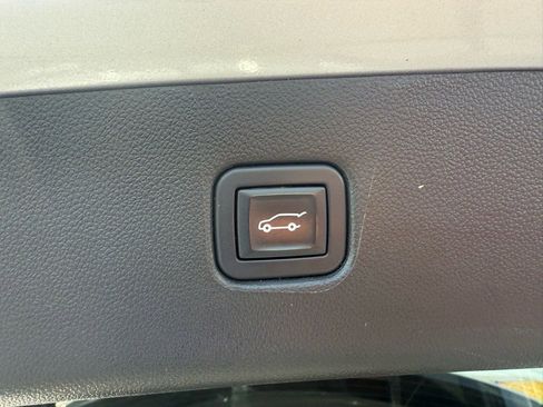 Used 2020 Chevrolet Blazer Premier w/ Driver Confidence II Package image 13