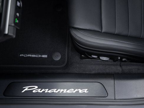 Used 2026 Porsche Panamera image 22