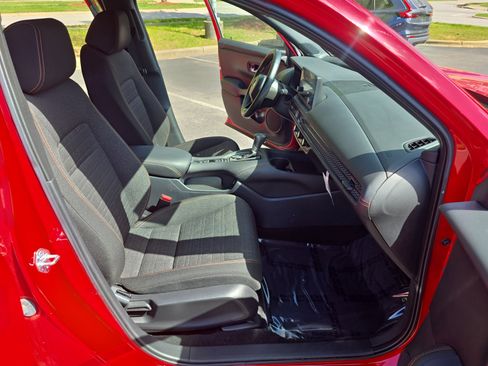 Used 2025 Honda HR-V Sport image 10
