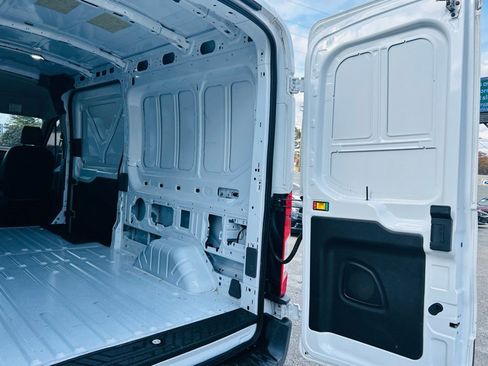Used 2021 Ford Transit 250 Medium Roof image 8
