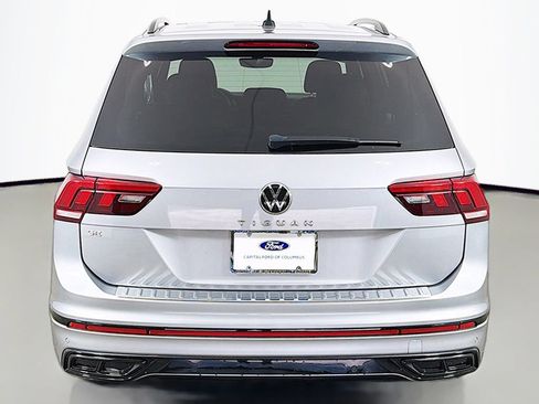 Used 2023 Volkswagen Tiguan SE R-Line FWD image 15