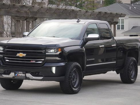Used 2017 Chevrolet Silverado 1500 LTZ Z71 AWD/4WD image 5