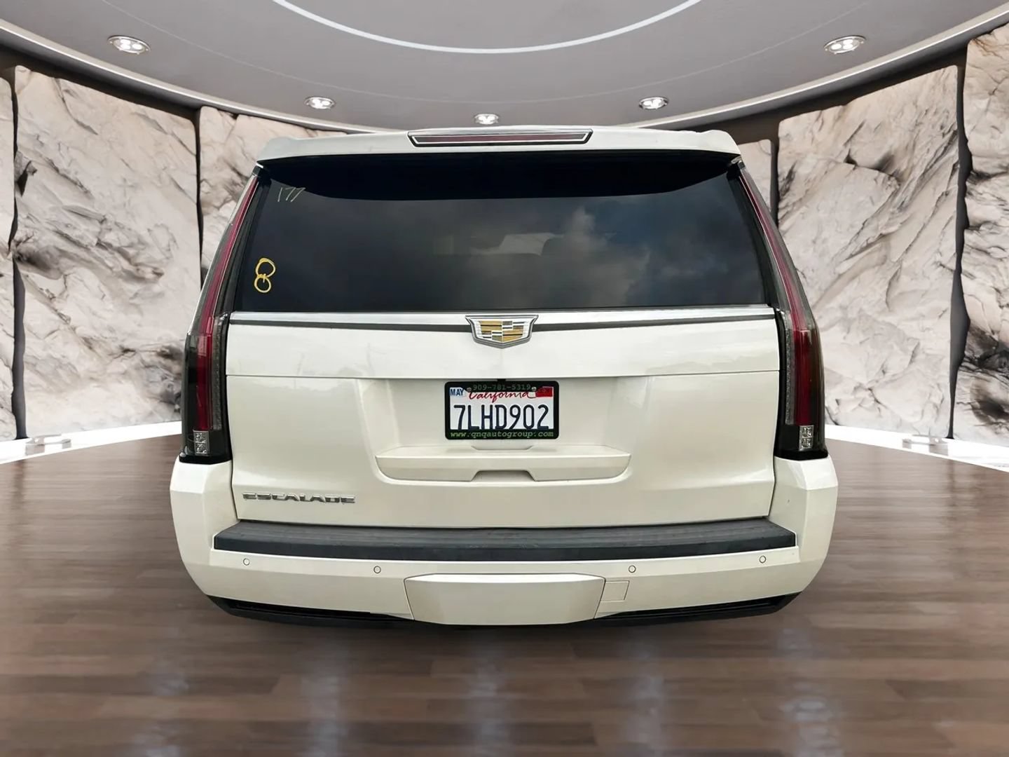 Used 2015 Cadillac Escalade Luxury AWD/4WD image 7